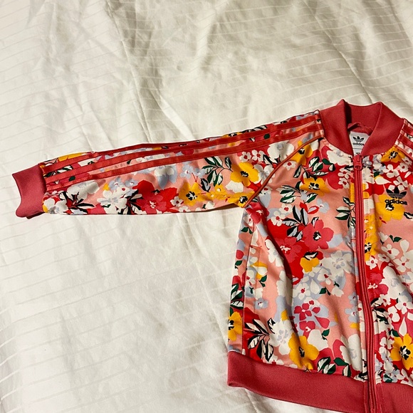 Used kid Adidas set for kid 5-6 years old - Picture 3 of 9